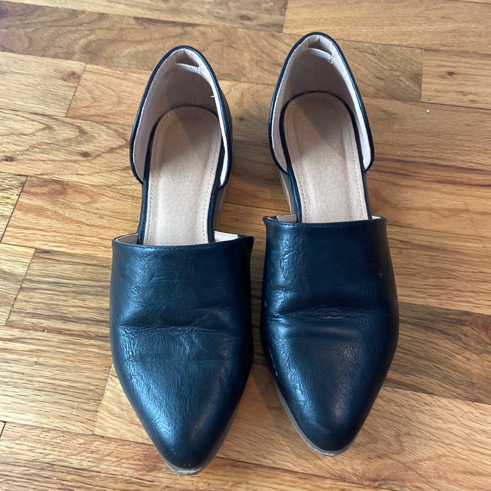 Black cutout leather flats